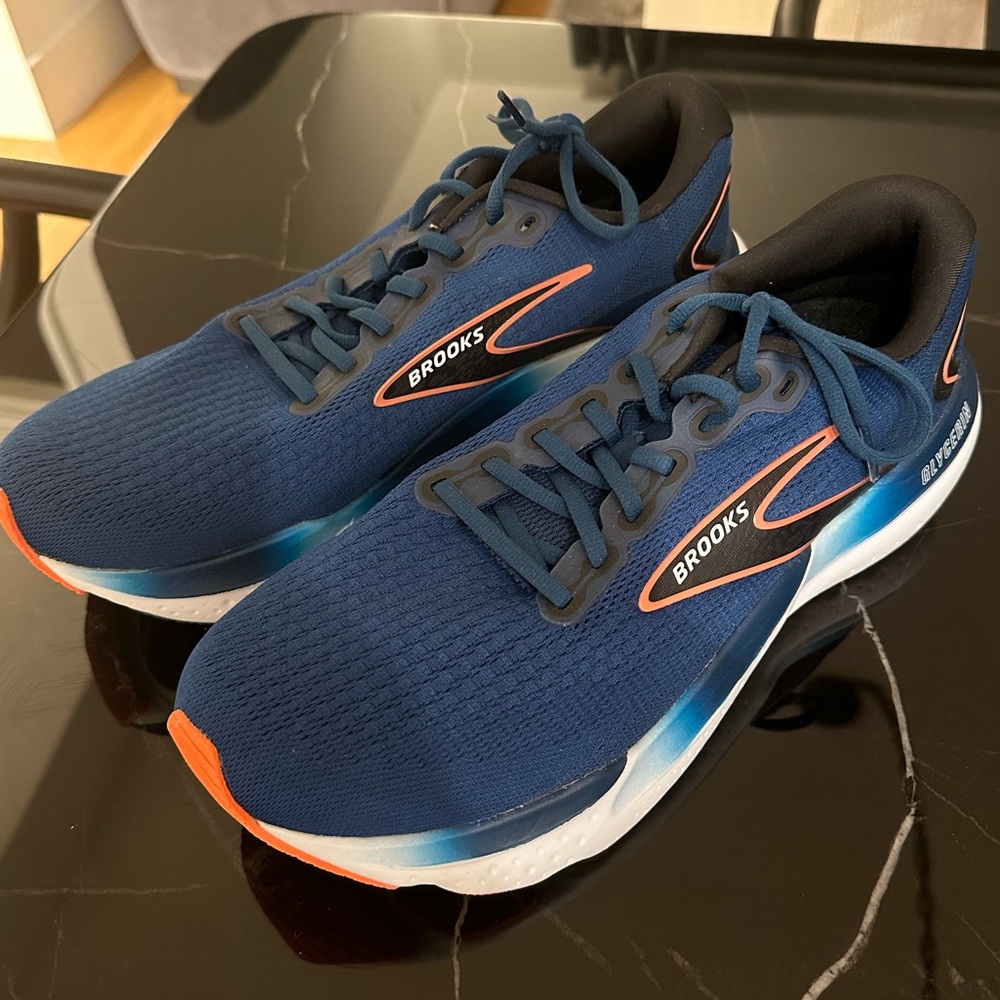 Brooks Glycerin 21 sneakers in Blue Opal, size 11.5